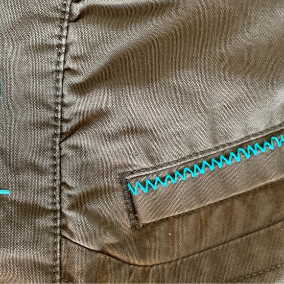 Spider brand . Size M Woman Green sport jacket .Unique style for you . - Picture 5 of 7